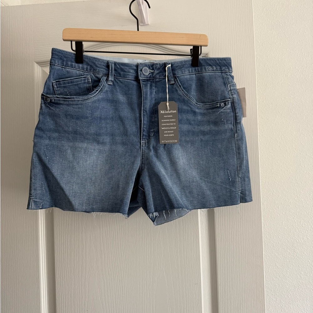 Wit & Wisdom High Rise Light Blue Vintage Short SZ 16